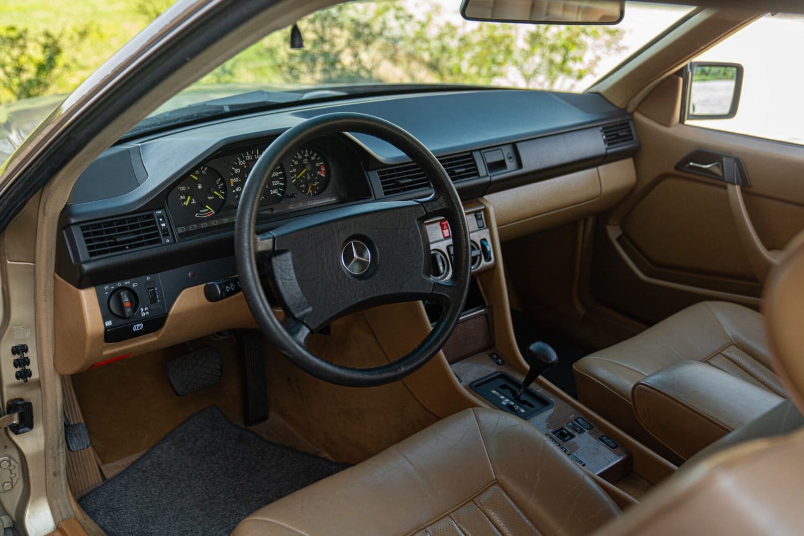 1988 - MERCEDES-BENZ 300 CE, foto 29