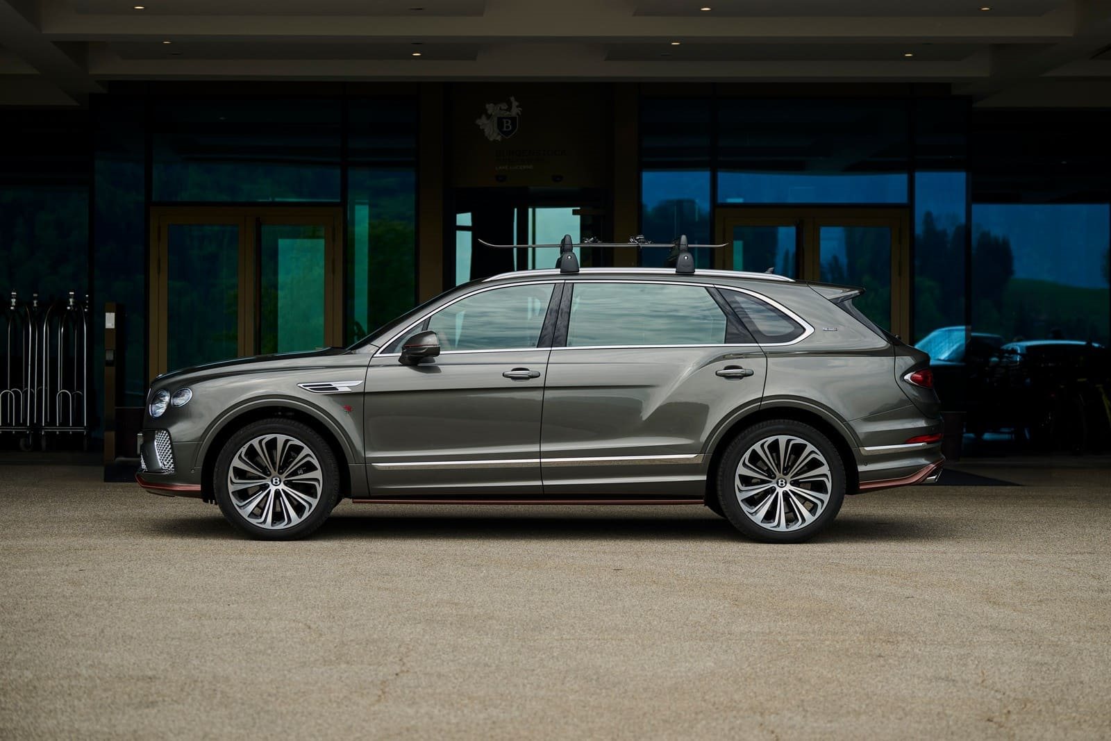 2026 - BENTLEY BENTAYGA EWB CHALET EDITION BY ‘GSTAAD GUY’, foto 5