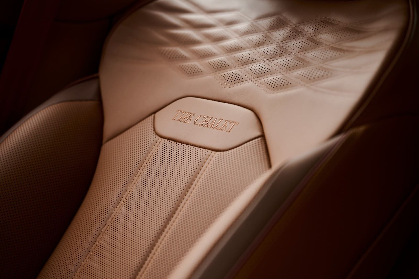 2026 - BENTLEY BENTAYGA EWB CHALET EDITION BY ‘GSTAAD GUY’, foto 10