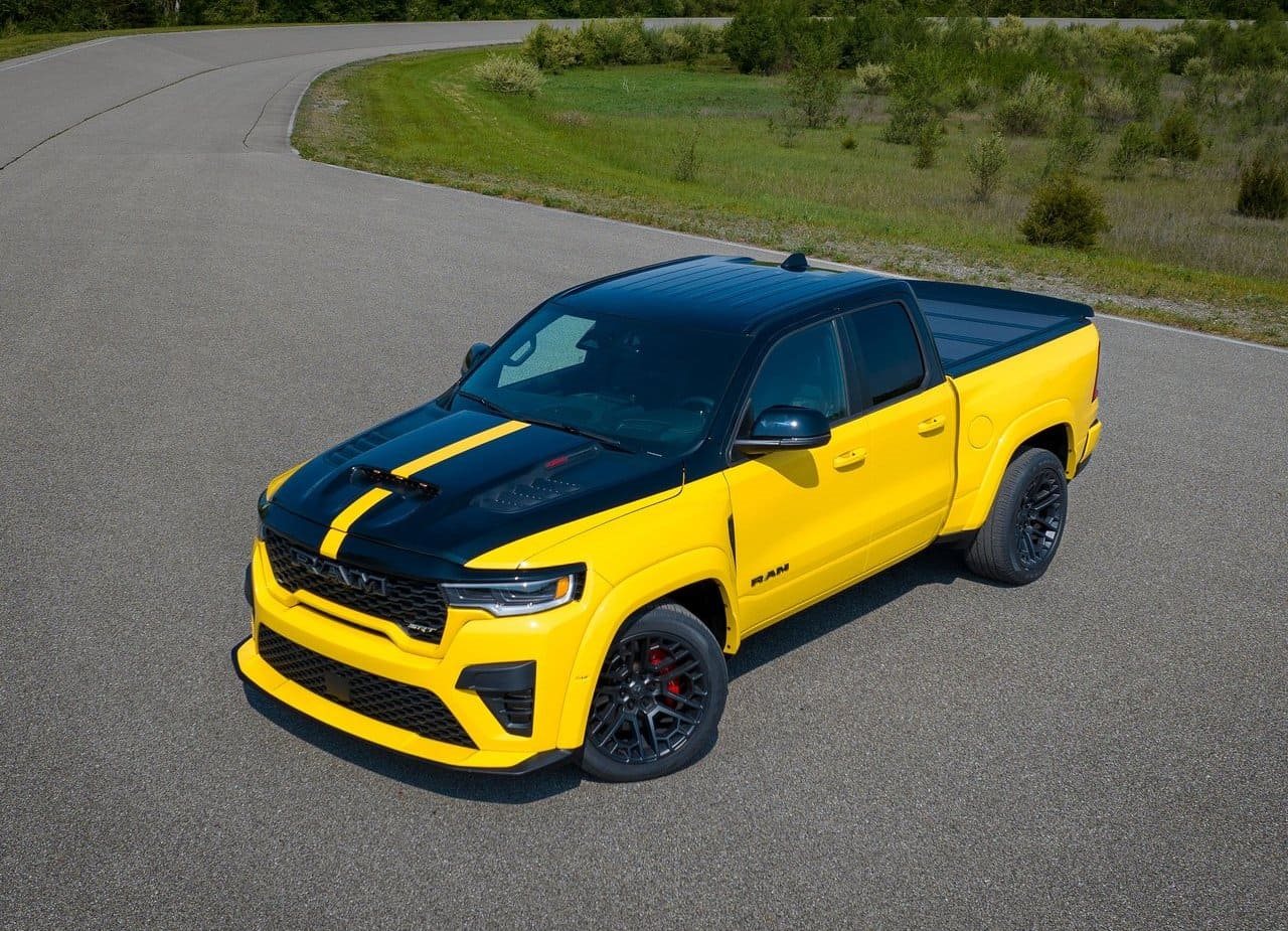 2027 - RAM 1500 RUMBLE BEE SRT, foto 1