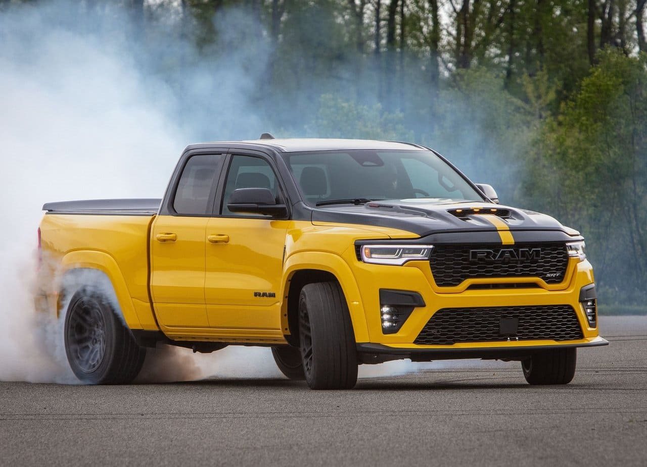 2027 - RAM 1500 RUMBLE BEE SRT, foto 3
