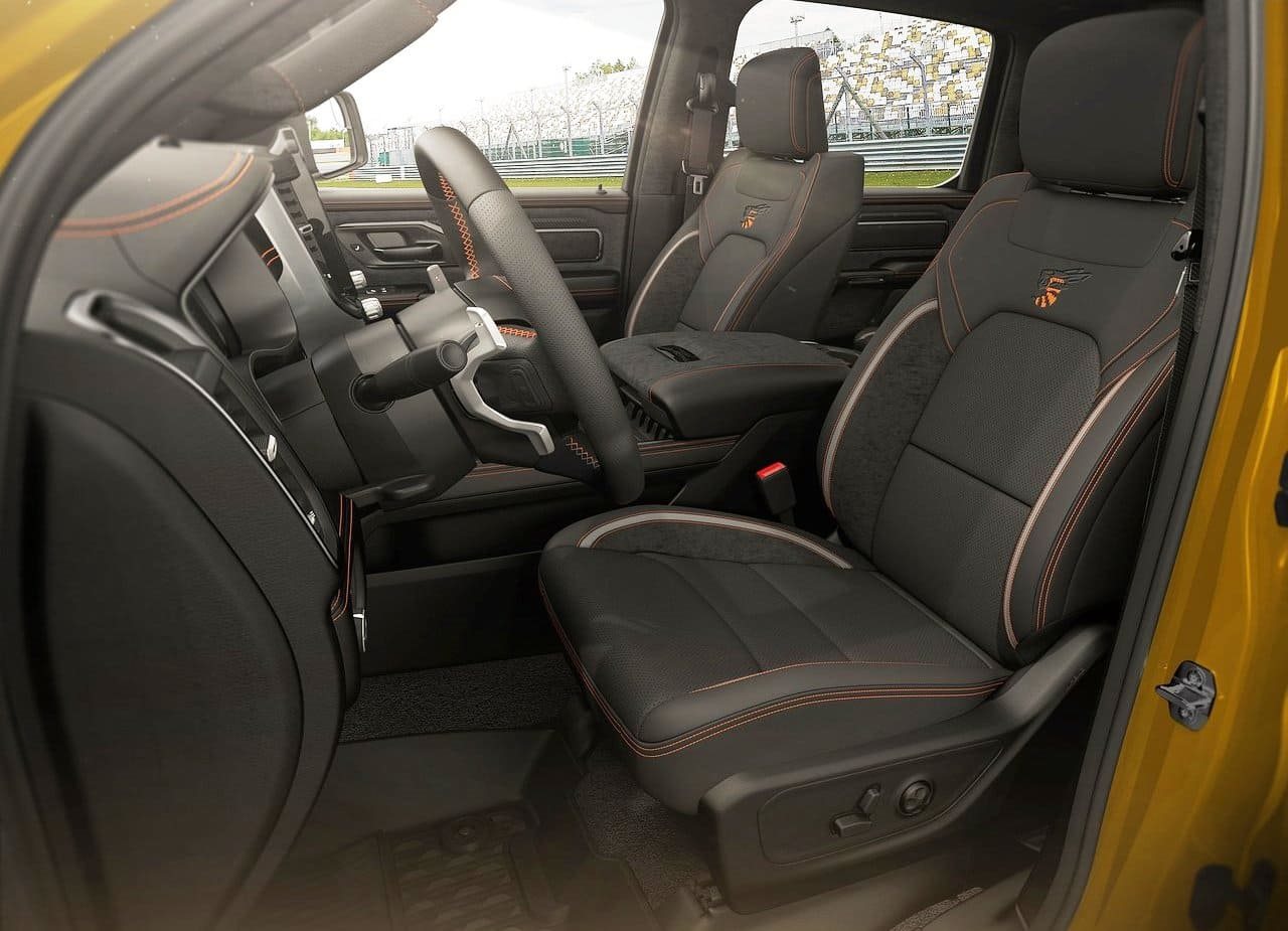 2027 - RAM 1500 RUMBLE BEE SRT, foto 17