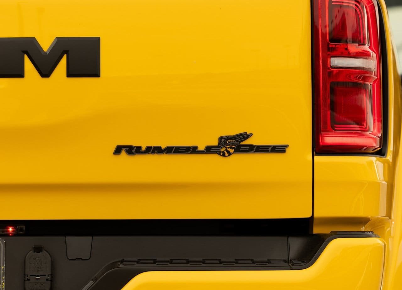 2027 - RAM 1500 RUMBLE BEE SRT, foto 29