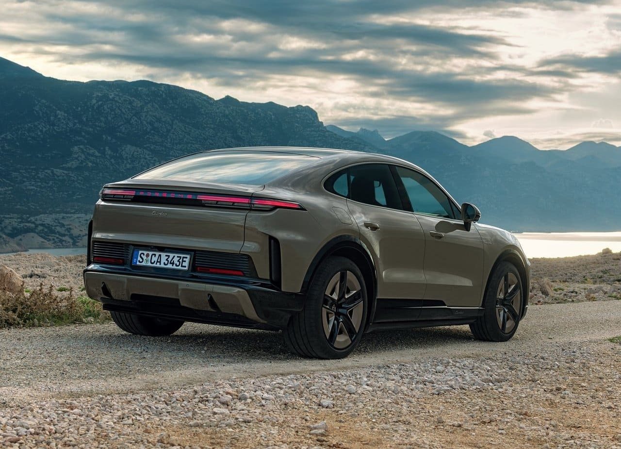 2027 - PORSCHE CAYENNE TURBO COUPÉ ELECTRIC, foto 3
