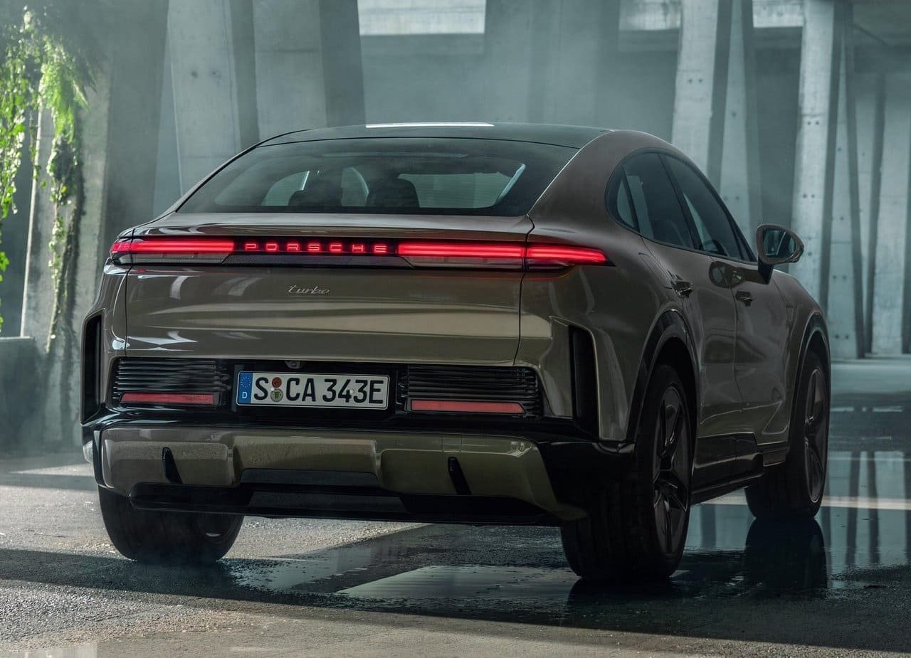 2027 - PORSCHE CAYENNE TURBO COUPÉ ELECTRIC, foto 4