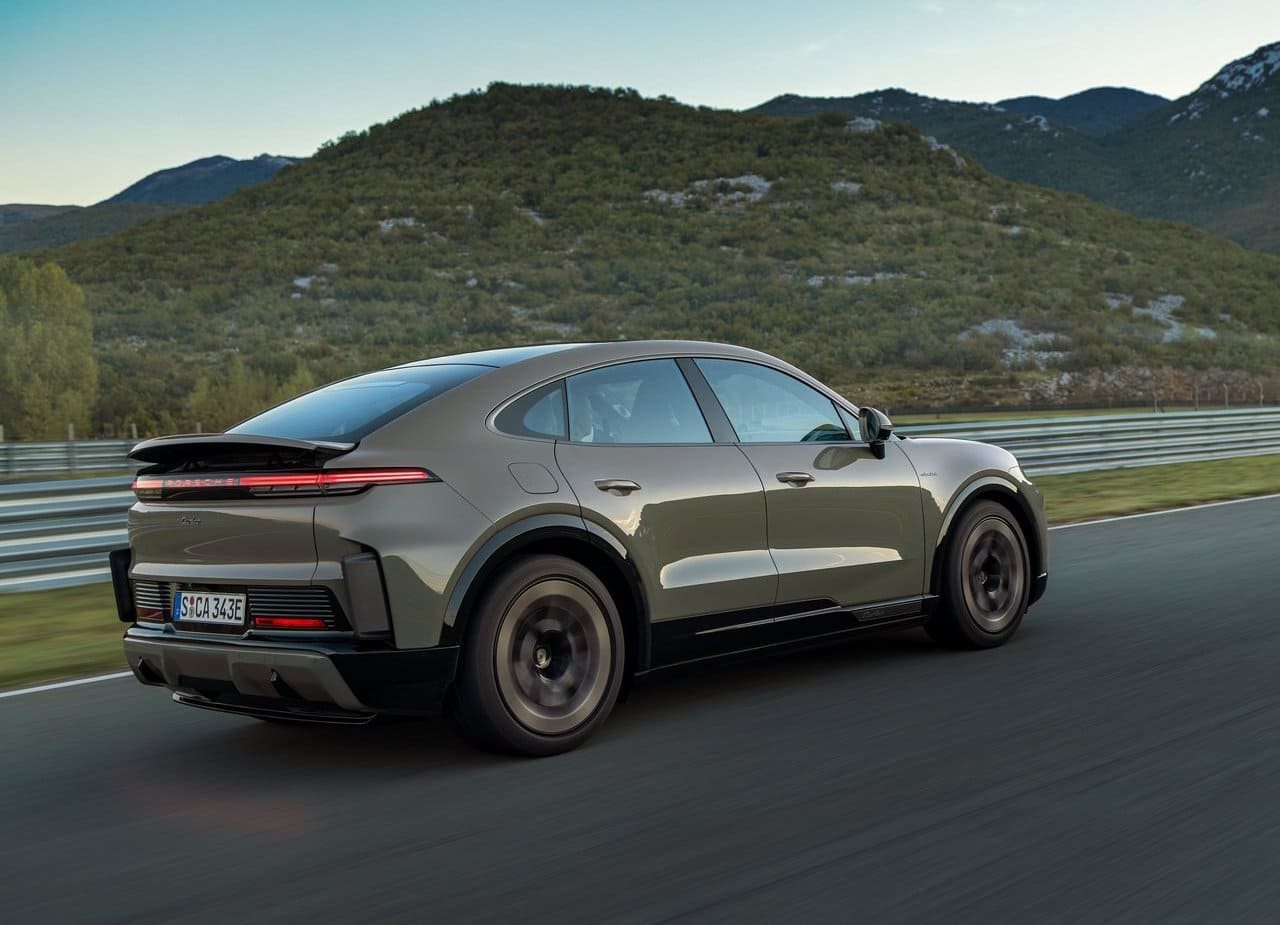2027 - PORSCHE CAYENNE TURBO COUPÉ ELECTRIC, foto 6