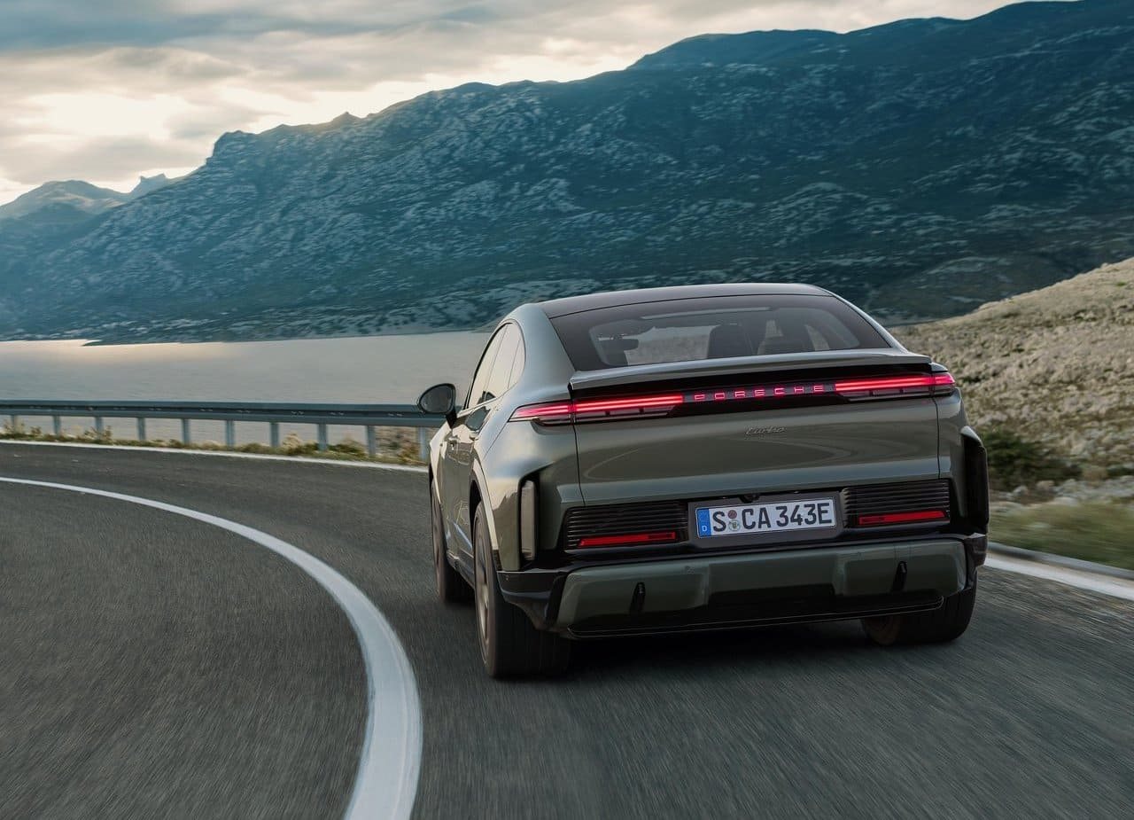 2027 - PORSCHE CAYENNE TURBO COUPÉ ELECTRIC, foto 7