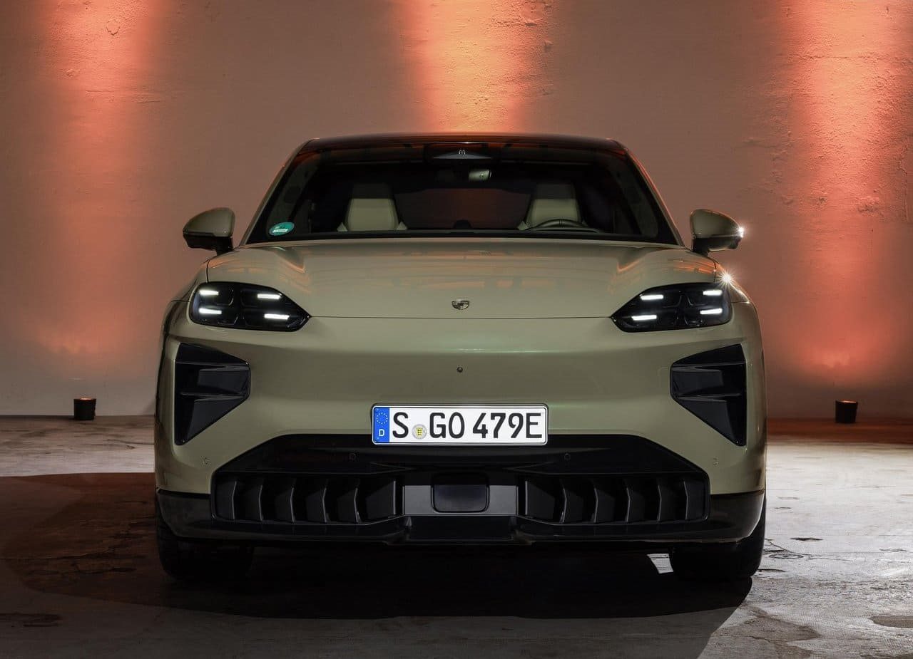 2027 - PORSCHE CAYENNE TURBO COUPÉ ELECTRIC, foto 11