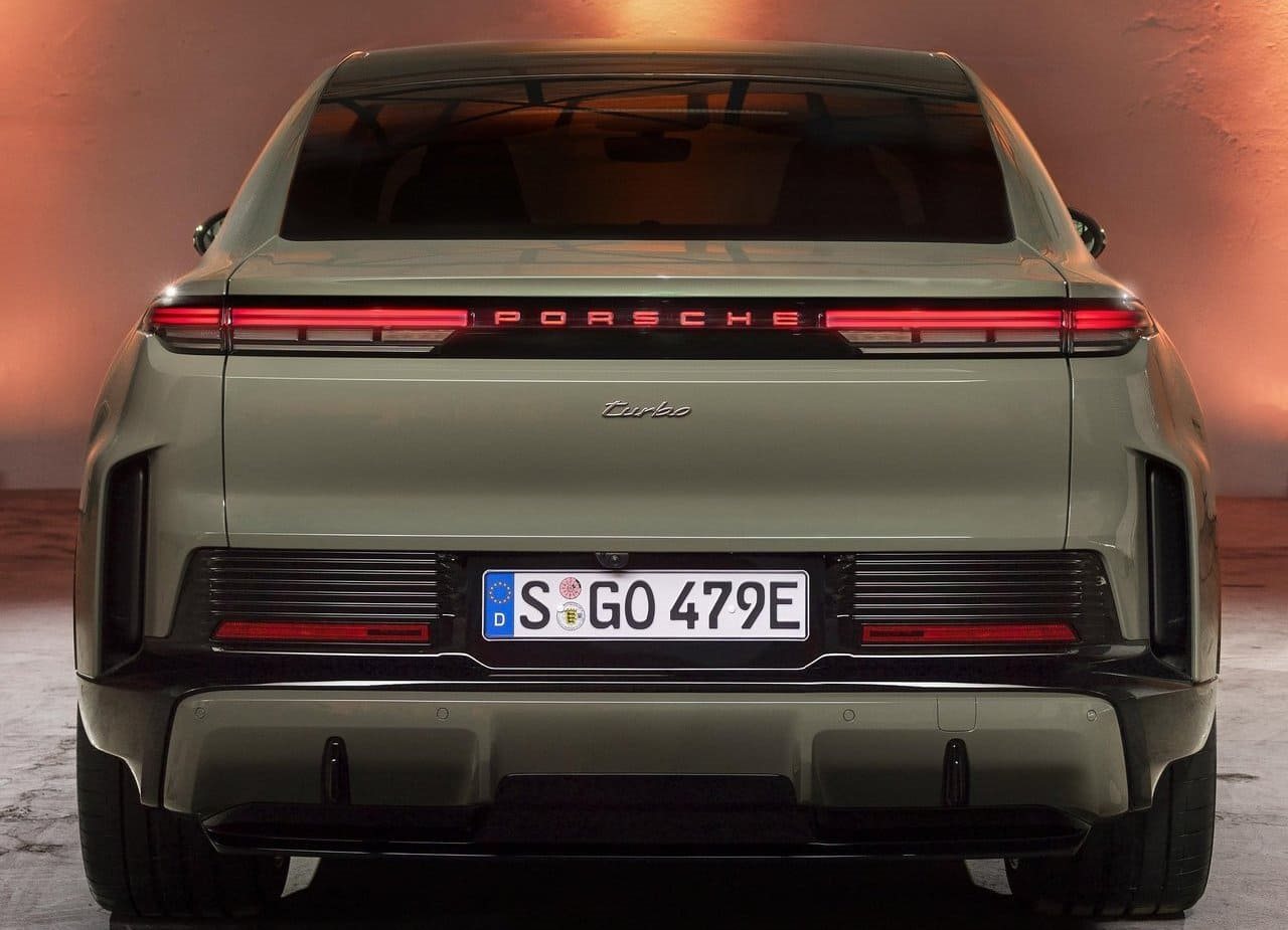 2027 - PORSCHE CAYENNE TURBO COUPÉ ELECTRIC, foto 12