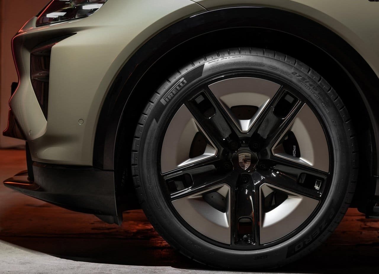 2027 - PORSCHE CAYENNE TURBO COUPÉ ELECTRIC, foto 16