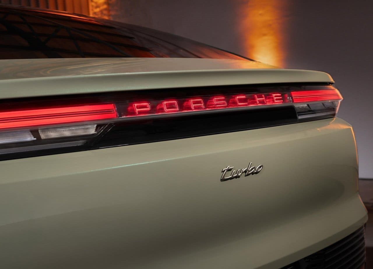2027 - PORSCHE CAYENNE TURBO COUPÉ ELECTRIC, foto 17