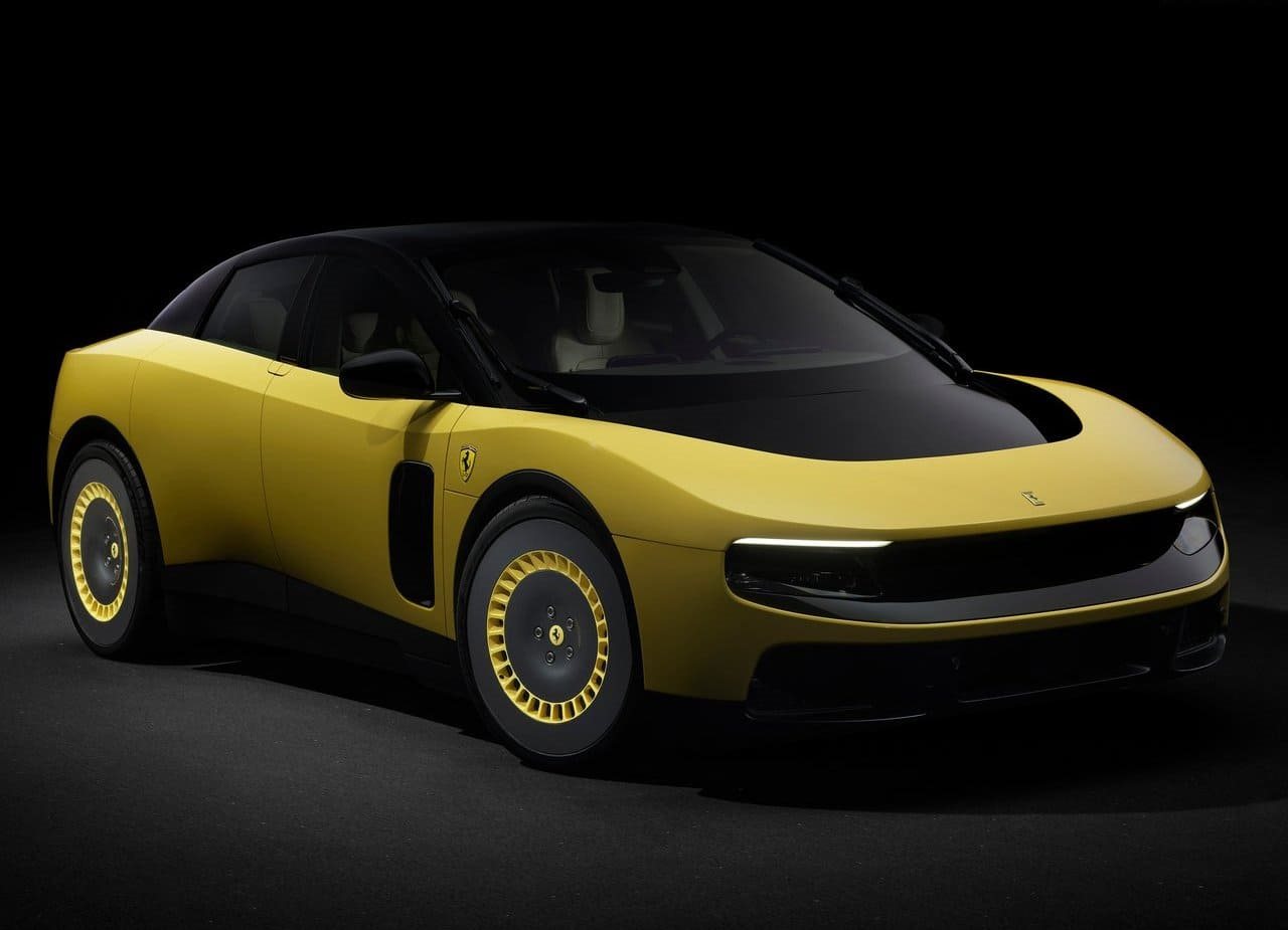 2027 - FERRARI LUCE, foto 12