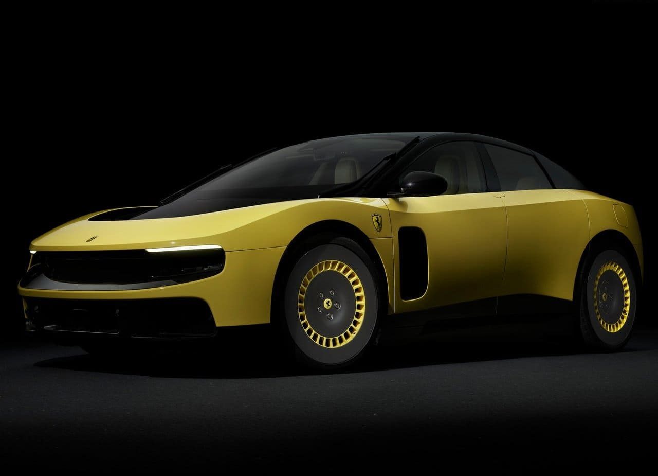 2027 - FERRARI LUCE, foto 13