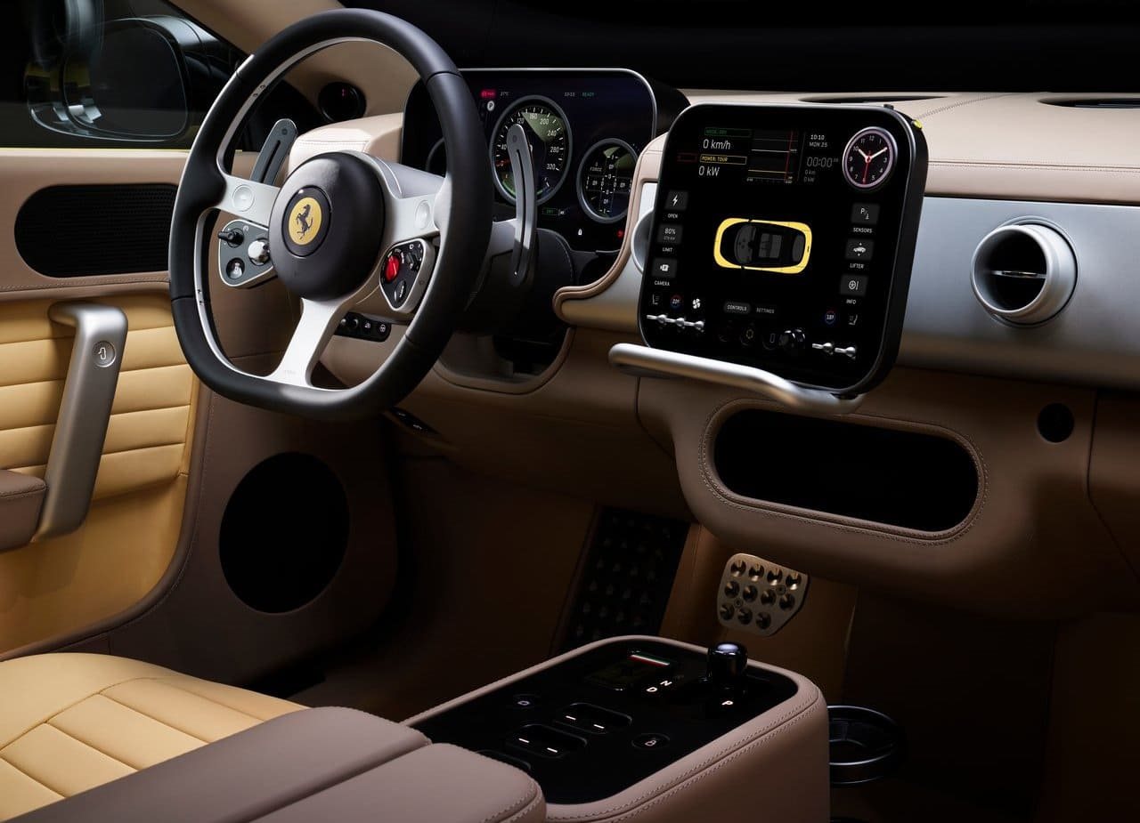 2027 - FERRARI LUCE, foto 19