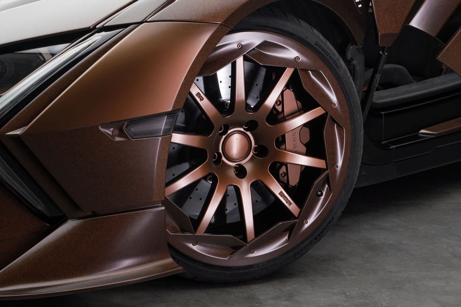 LAMBORGHINI REVUELTO MANSORY CARBONADO X DAMASK EDITION, foto 9