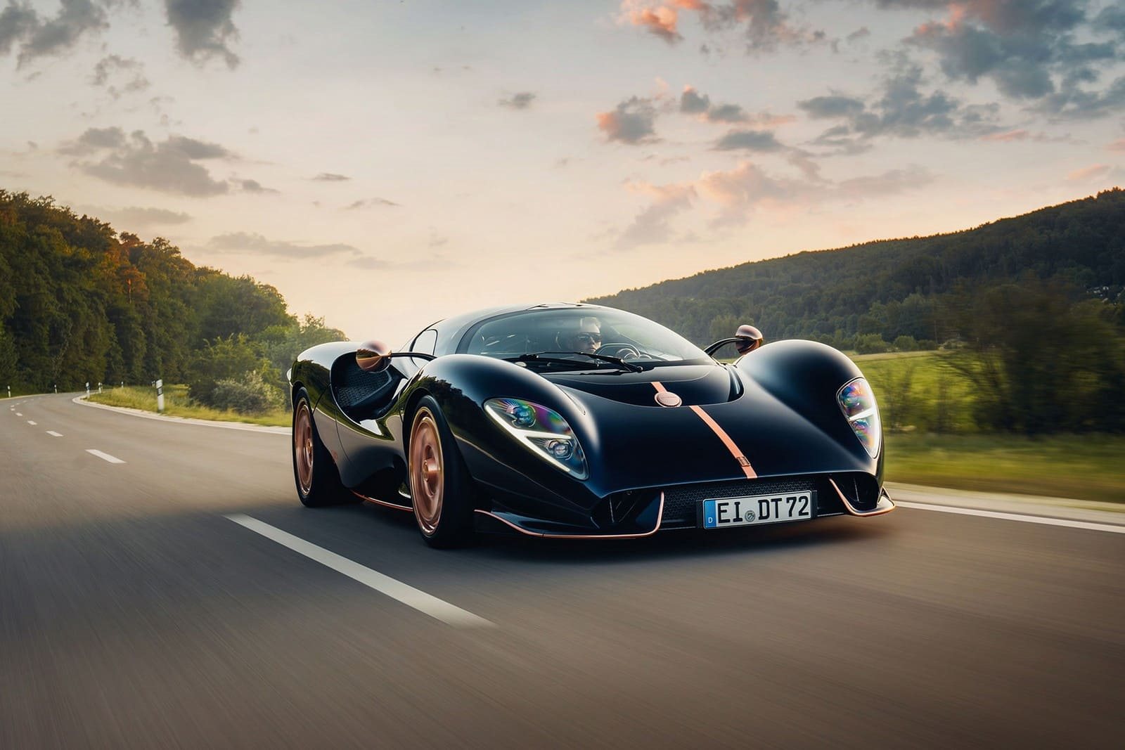 2026 - DE TOMASO P72 ‘AURELIAN NIGHT’, foto 1