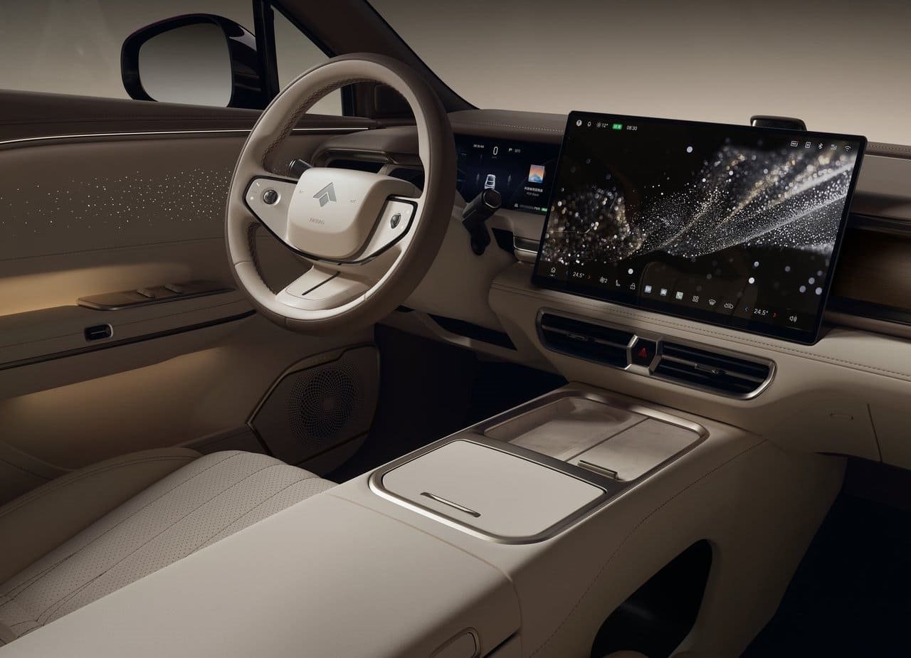 2027 - GAC HYPTEC S600, foto 13
