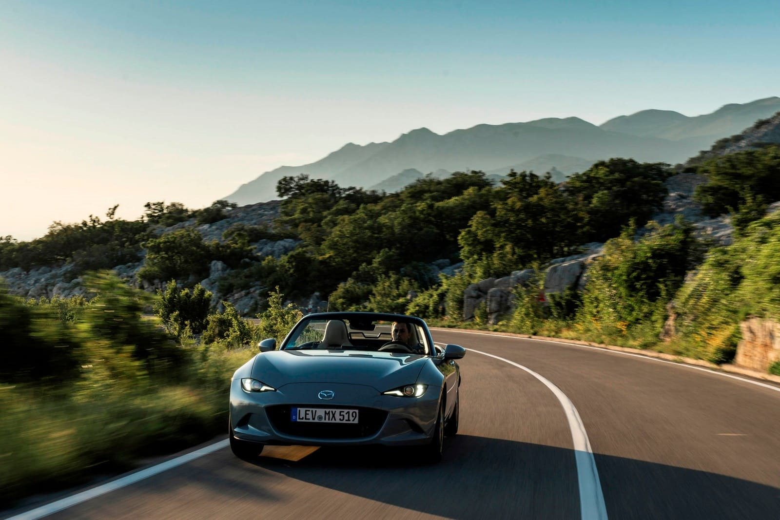 2027 - MAZDA MX-5 KAZARI, foto 2