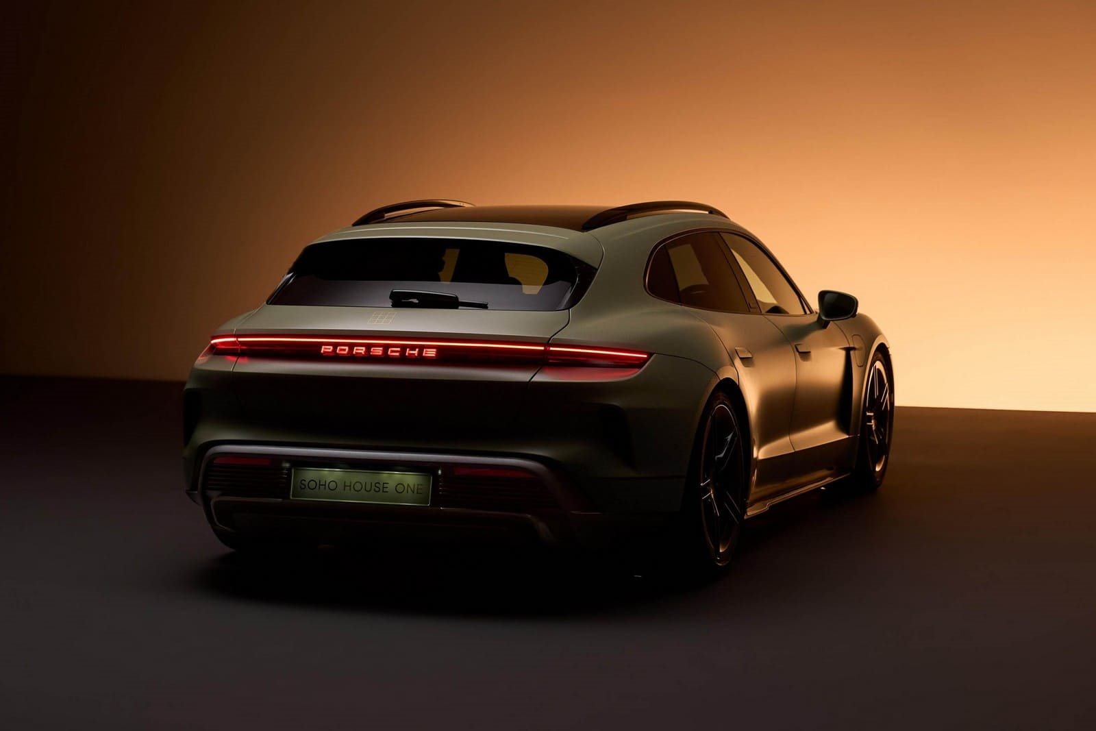 2026 - PORSCHE TAYCAN TURBO S SOHO HOUSE ONE, foto 2
