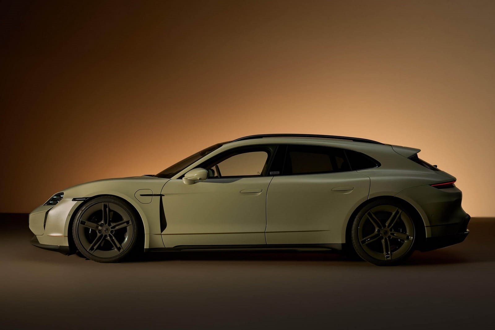 2026 - PORSCHE TAYCAN TURBO S SOHO HOUSE ONE, foto 3