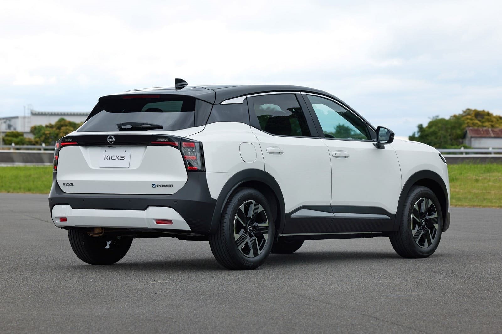 NISSAN KICKS X GRADE, foto 2