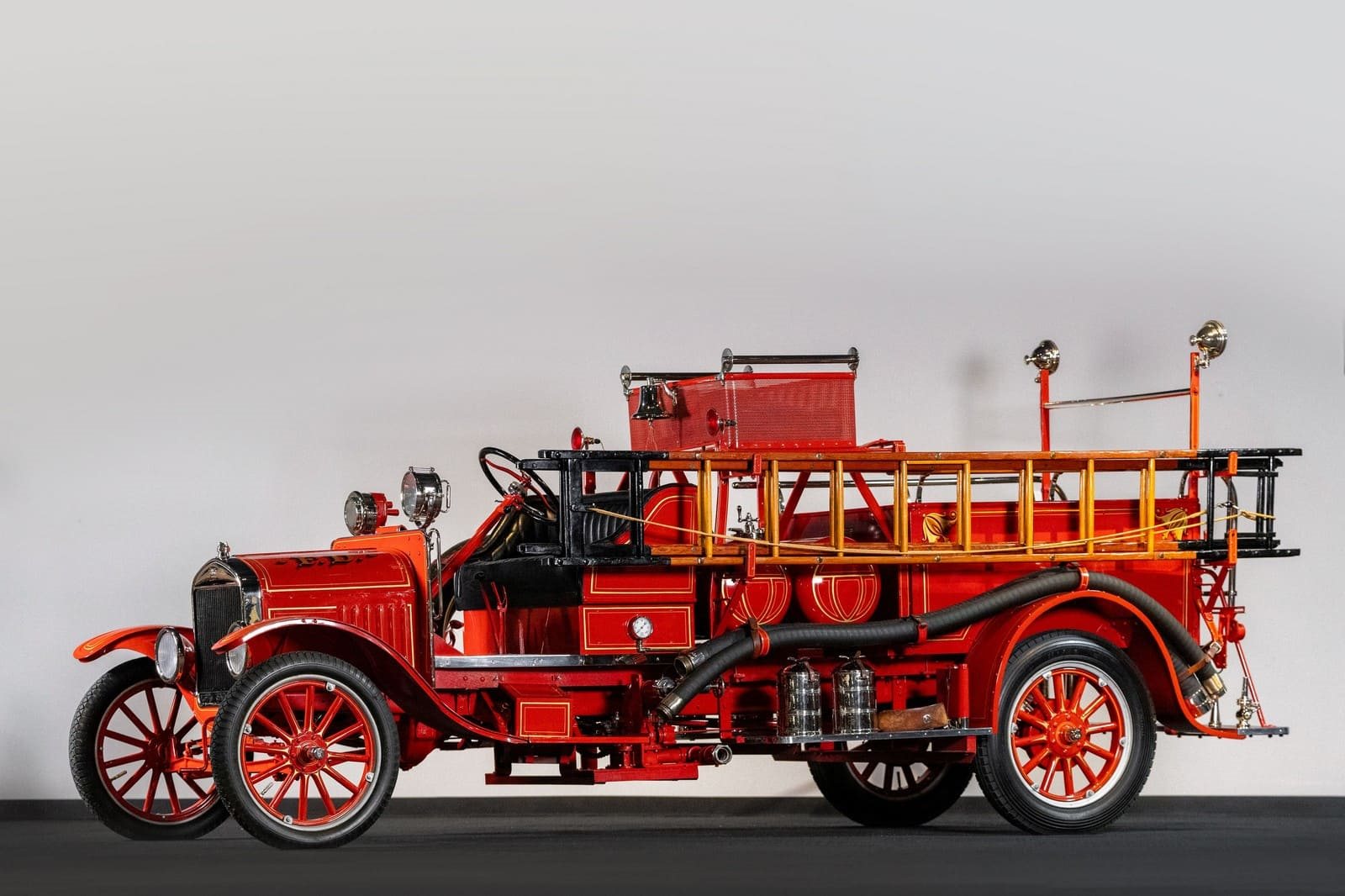 FORD MODEL TT TRIPLE COMBINATION FIRE TRUCK, foto 1
