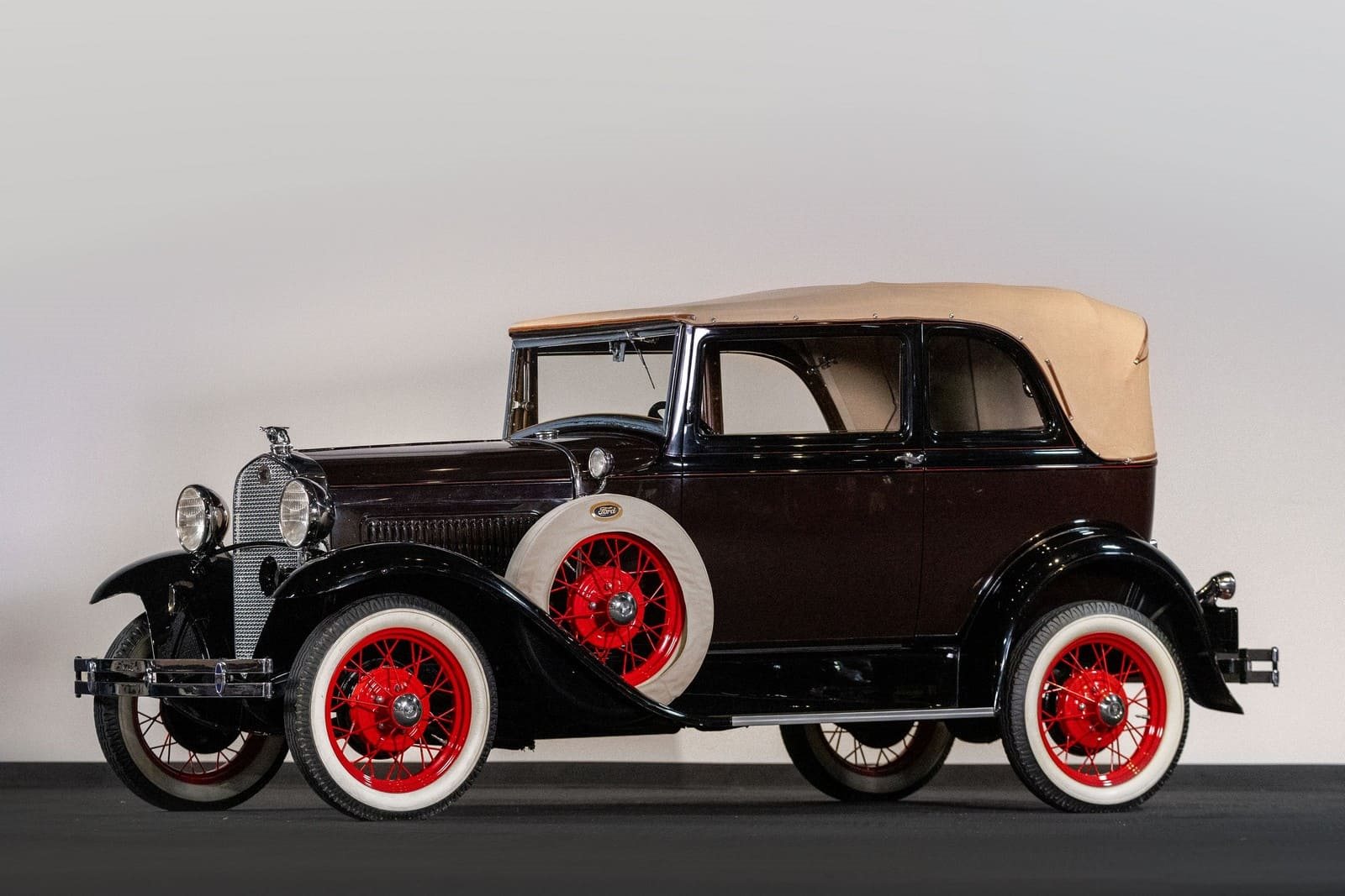 1931 - FORD MODEL A A400 MURRAY CONVERTIBLE SEDAN, foto 1