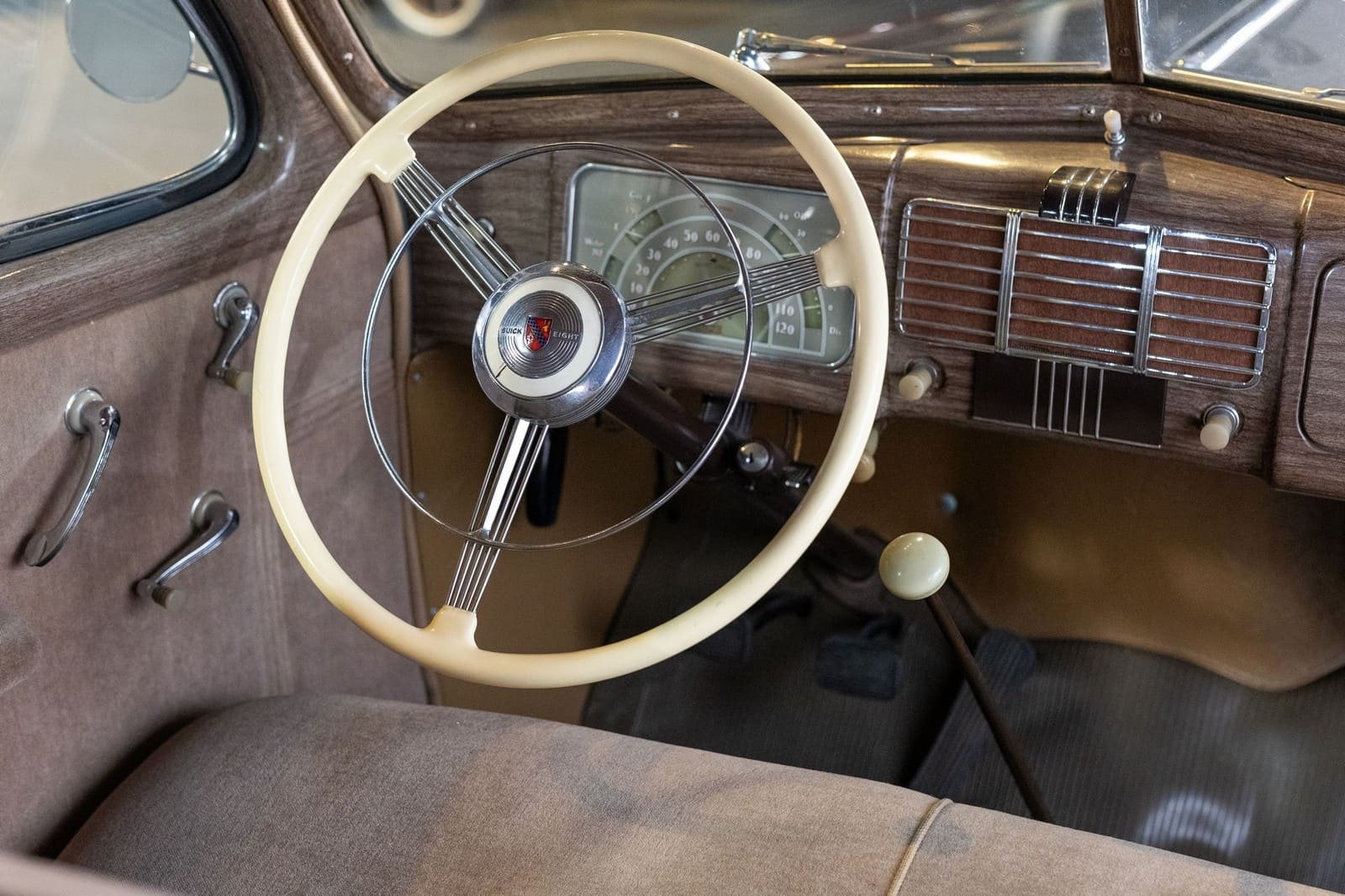 1937 - BUICK SERIES 40 SPECIAL FOUR-DOOR TOURING SEDAN, foto 13