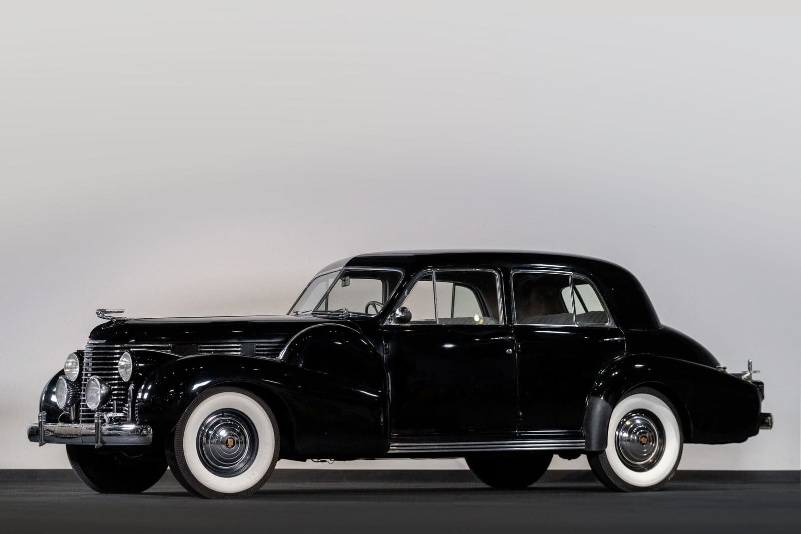 CADILLAC SERIES 60 SPECIAL V8 TOURING, foto 1