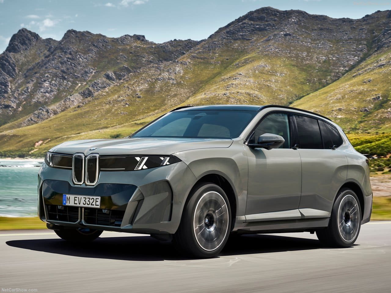 2027 - BMW iX5, foto 29