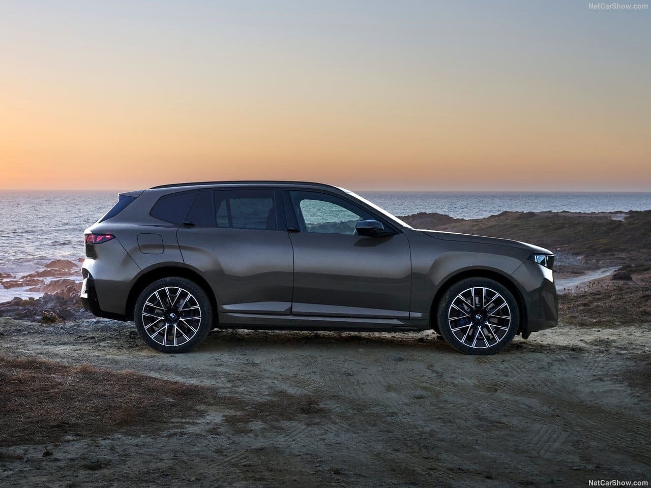 2027 - BMW iX5, foto 35
