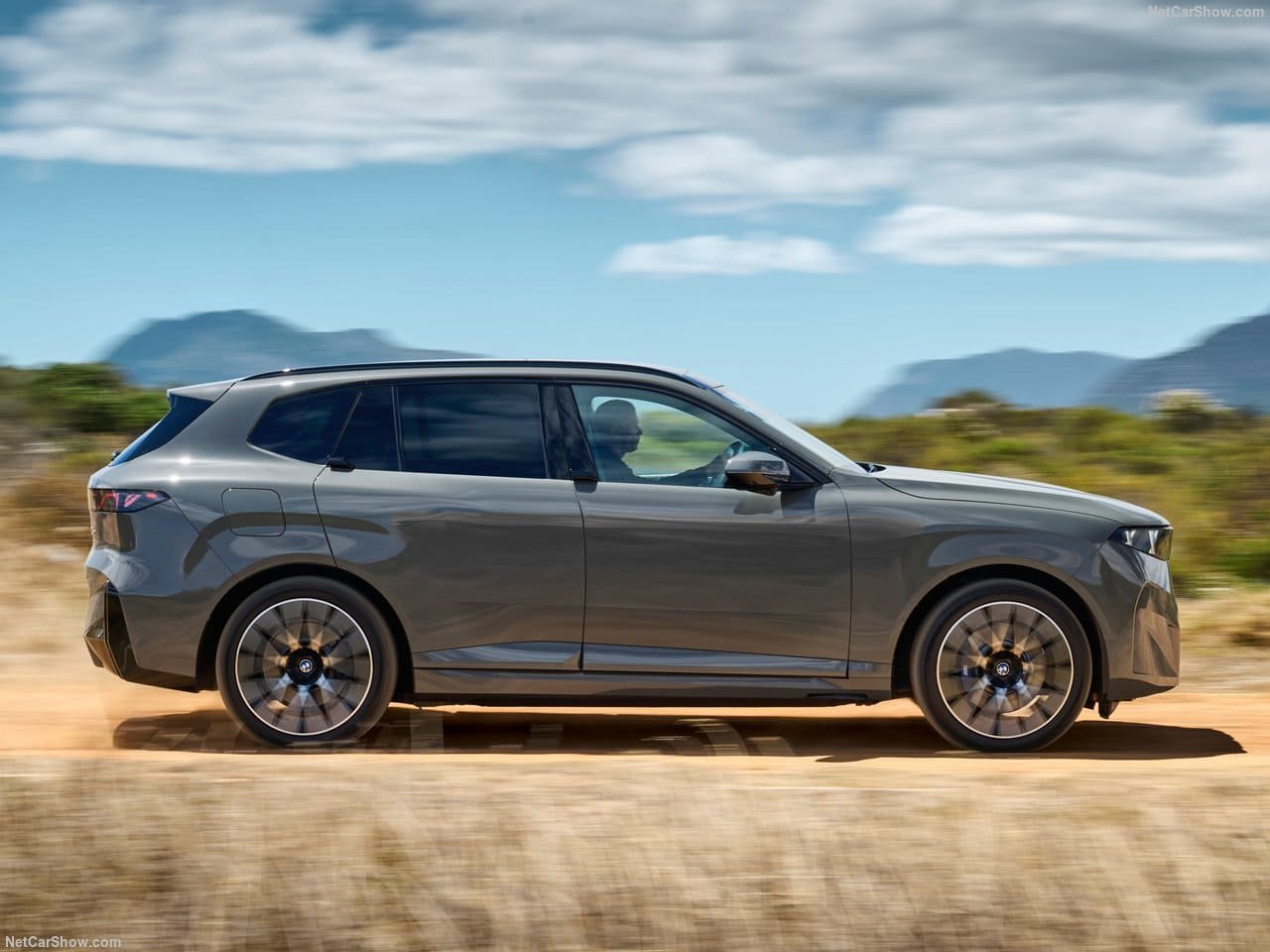 2027 - BMW iX5, foto 37