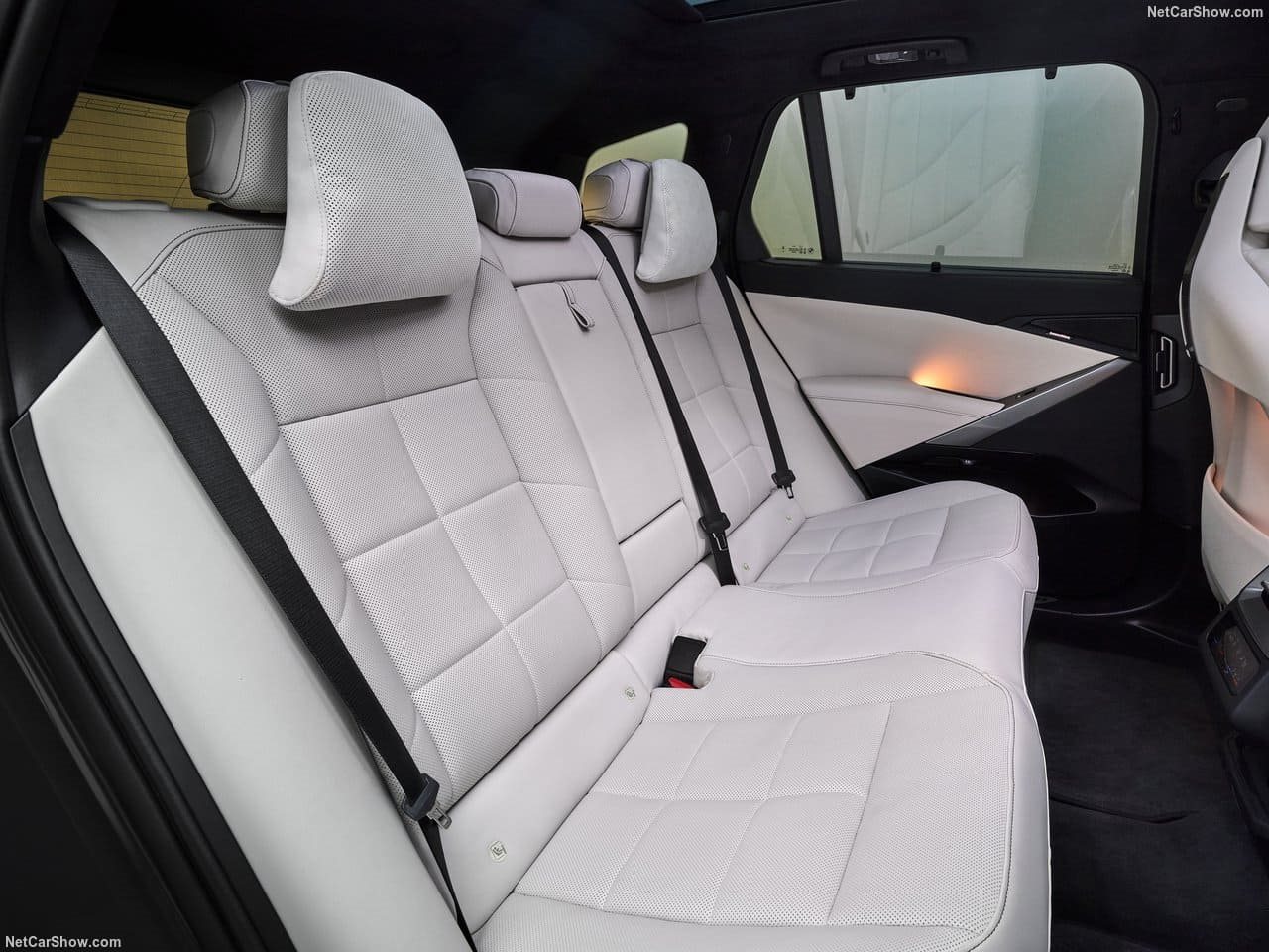 2027 - BMW iX5, foto 86