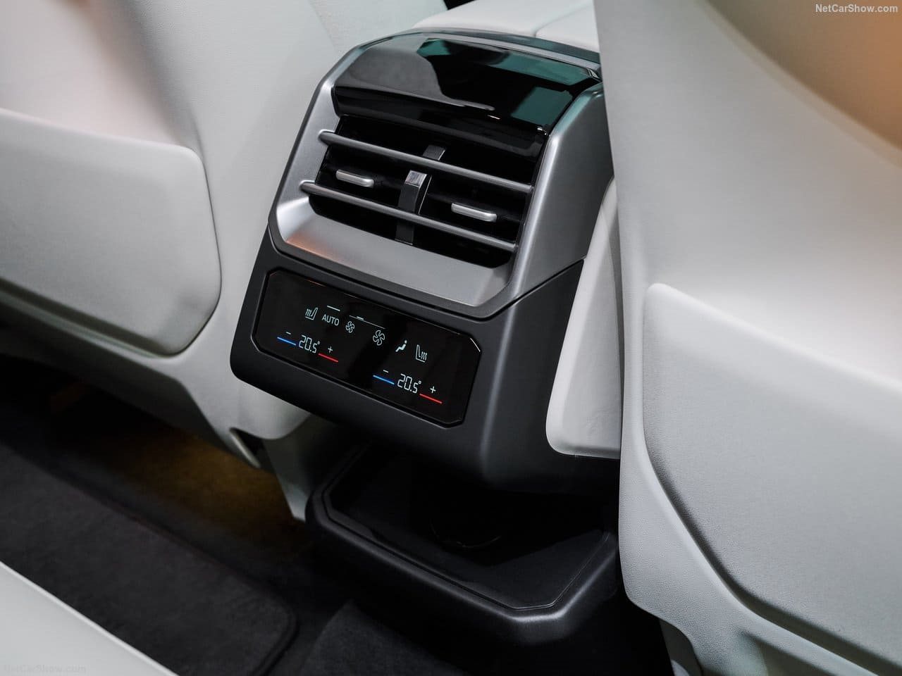 2027 - BMW iX5, foto 96