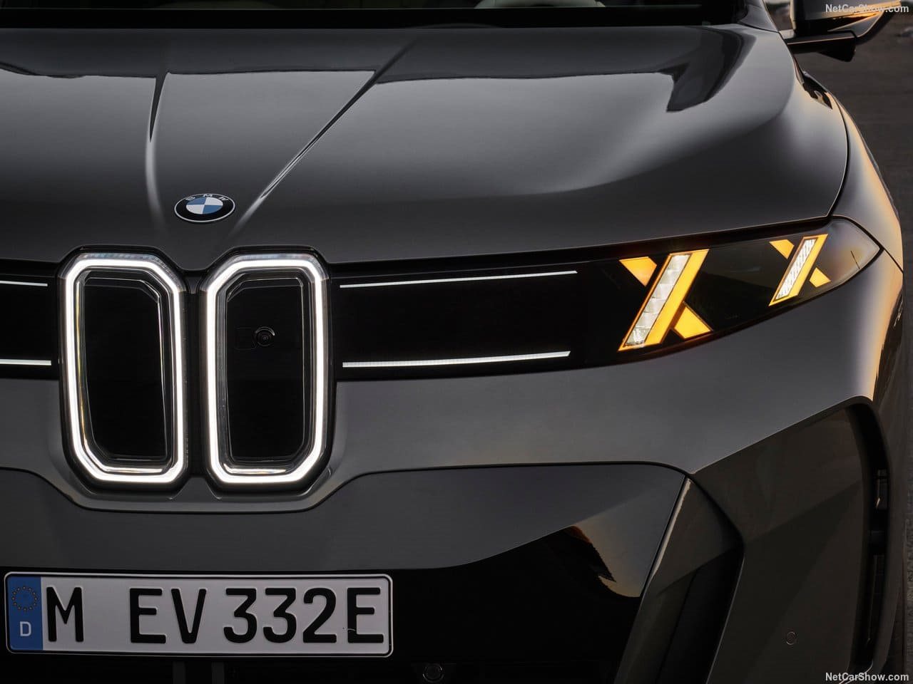 2027 - BMW iX5, foto 112