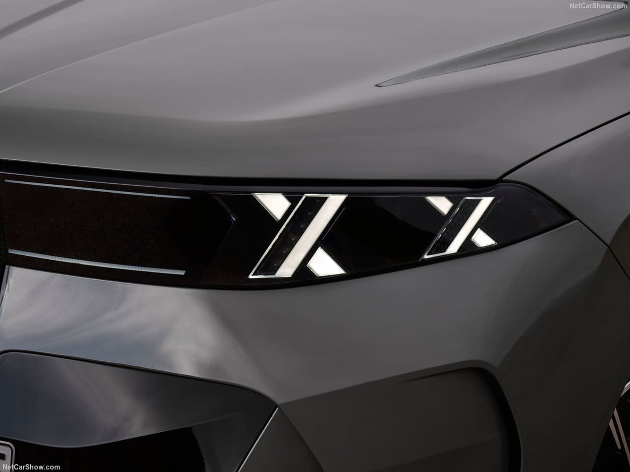 2027 - BMW iX5, foto 114