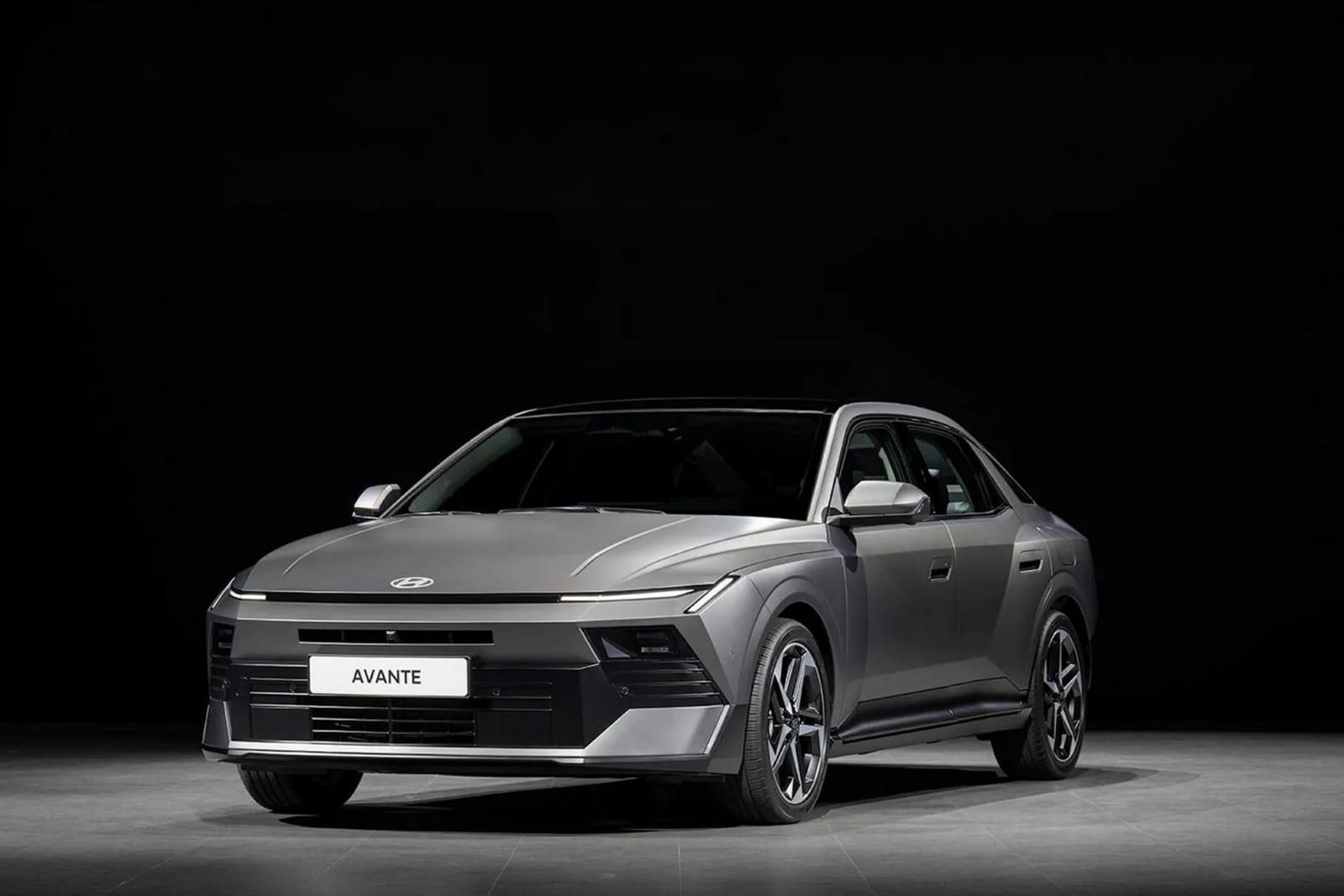 HYUNDAI AVANTE, foto 1