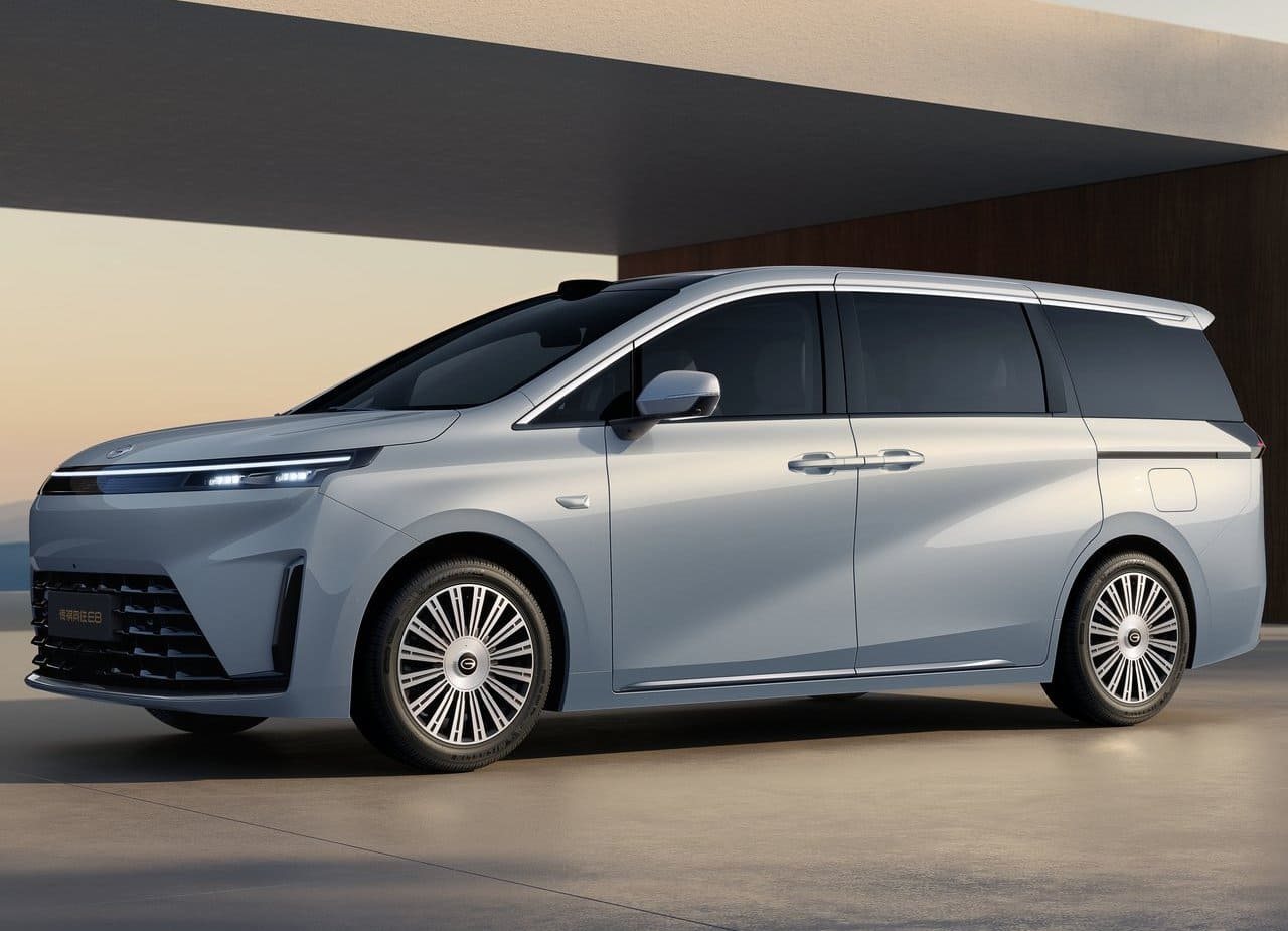 2026 - GAC E8 PHEV, foto 1