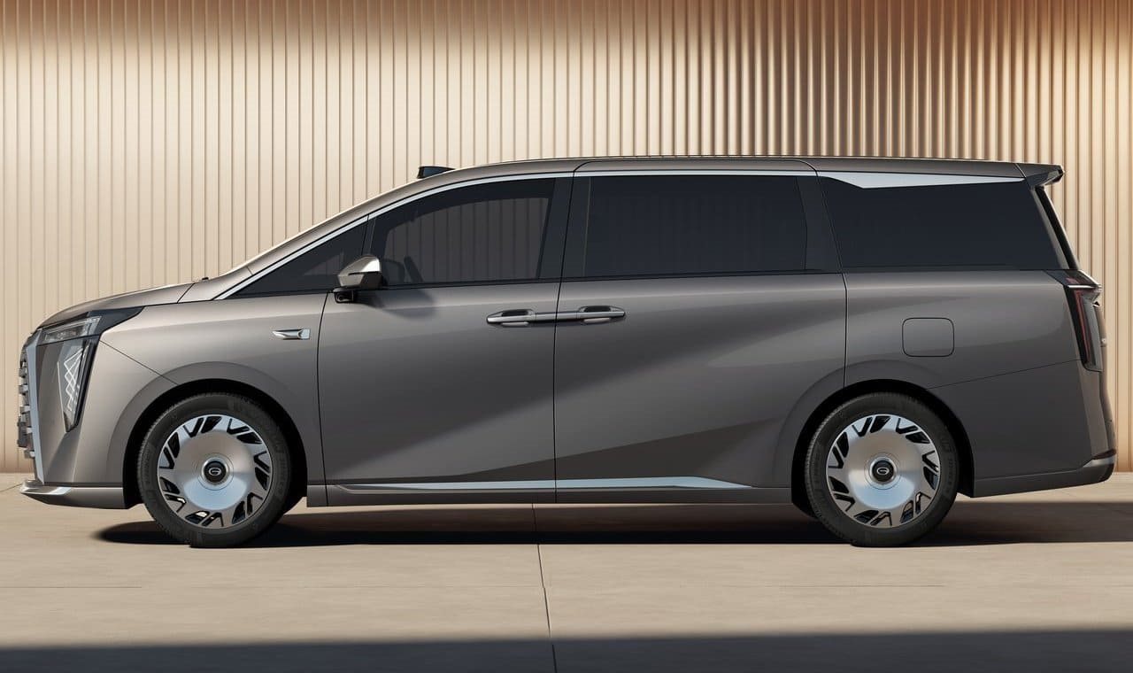 GAC M8 PHEV L, foto 30