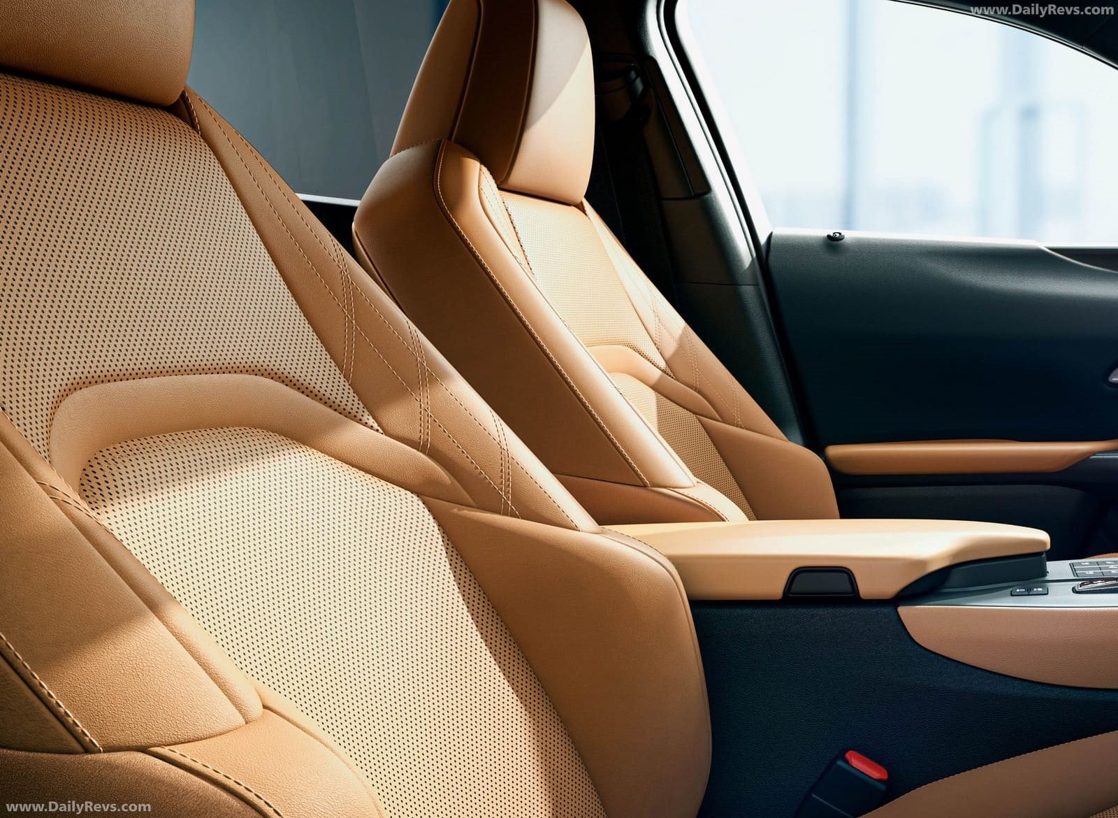 2026 - LEXUS UX 300h SHINING ESSENCE, foto 15