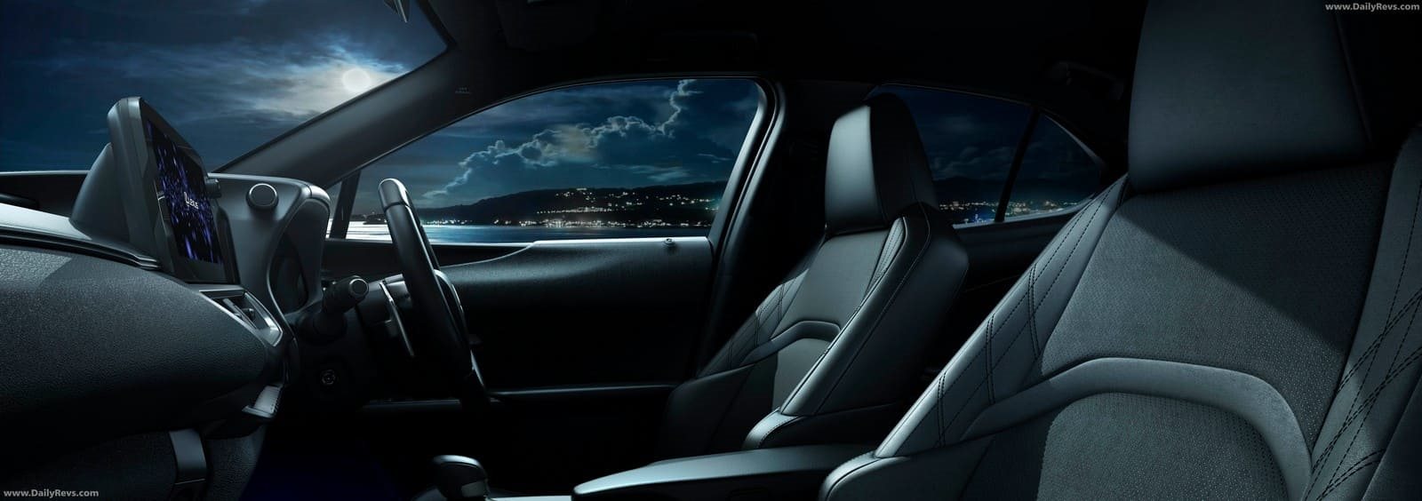 2026 - LEXUS UX 300h SHINING ESSENCE, foto 19