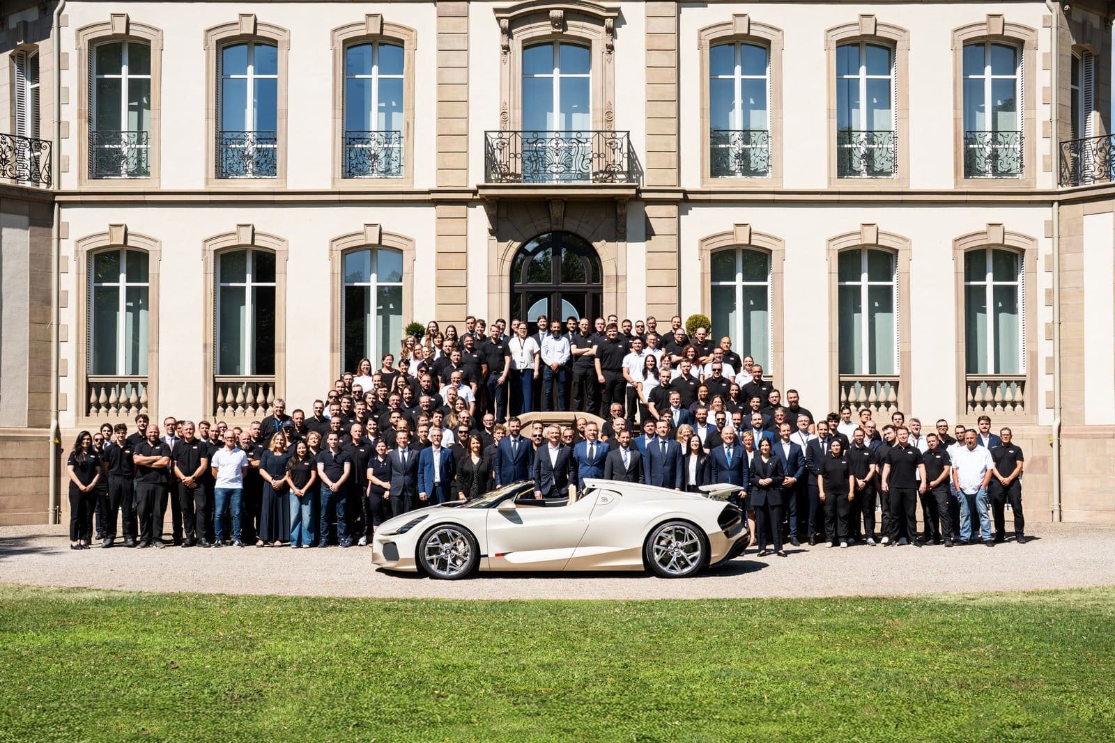 2026 - BUGATTI W16 MISTRAL ‘THE LAST OF ITS KIND’, foto 1