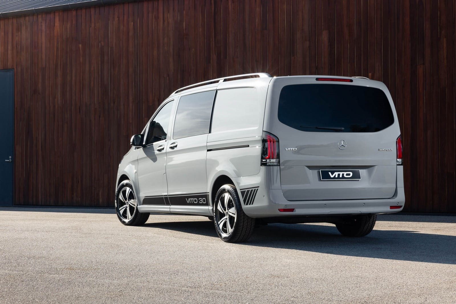 2026 - MERCEDES-BENZ VITO CREW CAB 30TH ANNIVERSARY EDITION, foto 4
