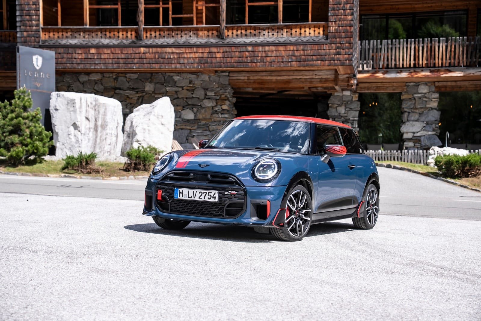 2026 - MINI JOHN COOPER WORKS WITH GENUINE ACCESSORIES, foto 1