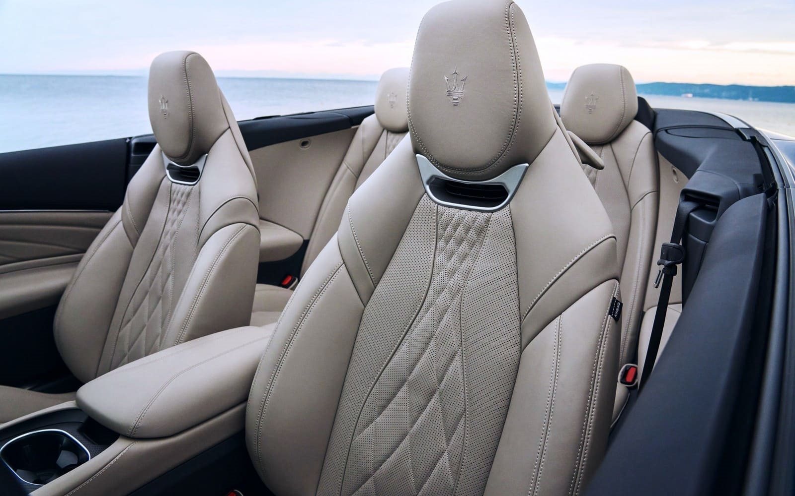 2027 - MASERATI GRANCABRIO 490 CV, foto 28