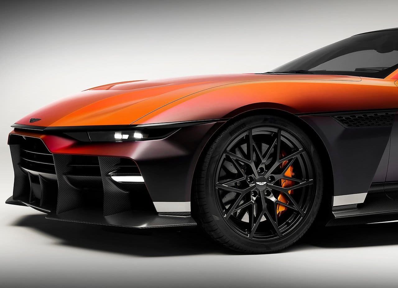 2028 - ASTON MARTIN VALEN, foto 17