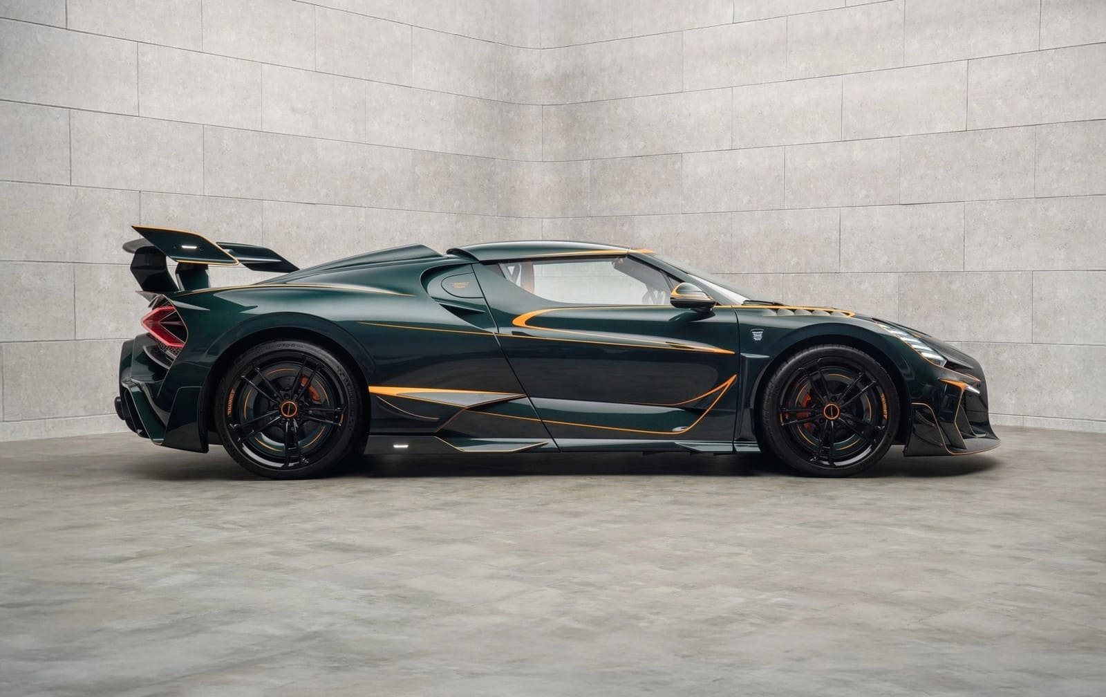 2026 - BUGATTI W16 MISTRAL VINCERO BY MANSORY, foto 3