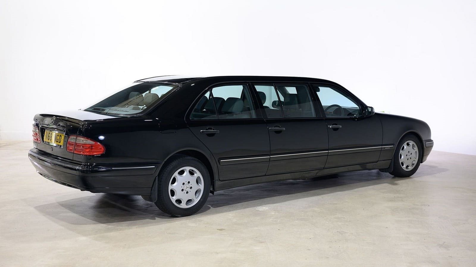 MERCEDES-BENZ E 280 LIMOUSINE, foto 2
