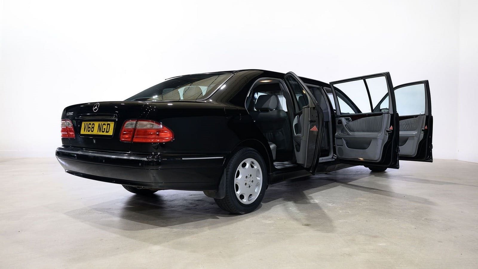 MERCEDES-BENZ E 280 LIMOUSINE, foto 26