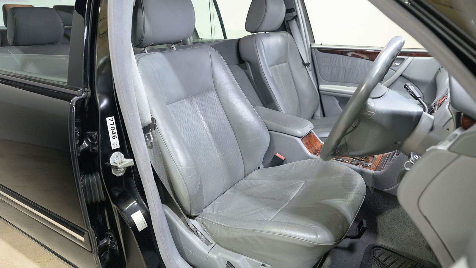 MERCEDES-BENZ E 280 LIMOUSINE, foto 30